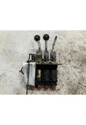 Volvo L90B Equip Controls