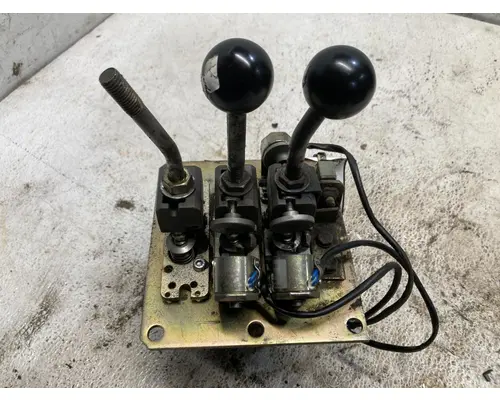 Volvo L90B Equip Controls