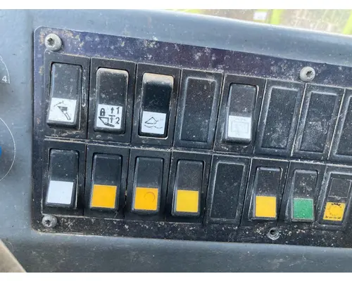 Volvo L90B Equip Dash Panel