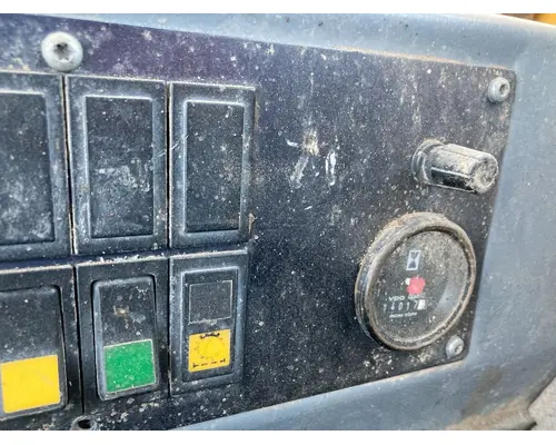 Volvo L90B Equip Dash Panel