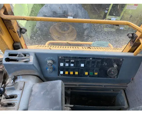 Volvo L90B Equip Dash Panel