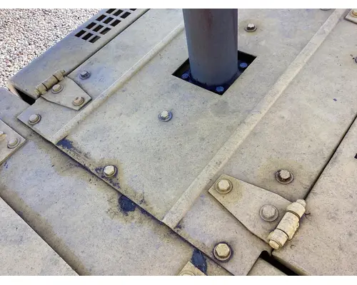 Volvo L90B Equip Hood