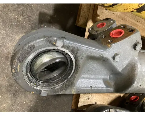 Volvo L90B Equip Hydraulic Cylinder