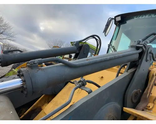 Volvo L90B Equip Hydraulic Cylinder