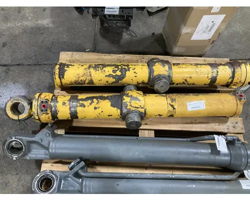 Volvo L90B Equip Hydraulic Cylinder
