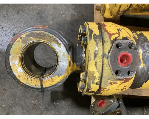 Volvo L90B Equip Hydraulic Cylinder