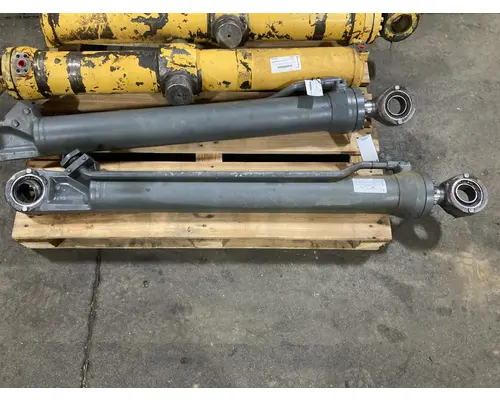 Volvo L90B Equip Hydraulic Cylinder