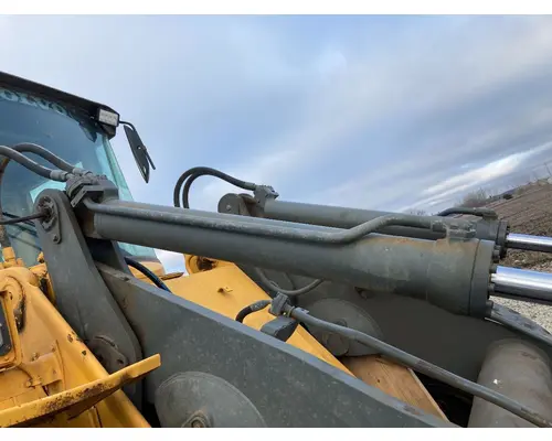 Volvo L90B Equip Hydraulic Cylinder