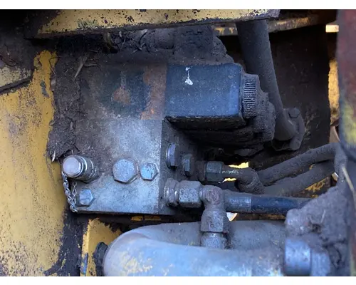 Volvo L90B Equip Hydraulic Valve