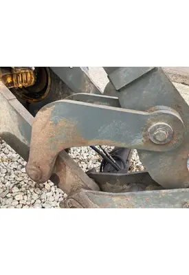 Volvo L90B Equip Linkage