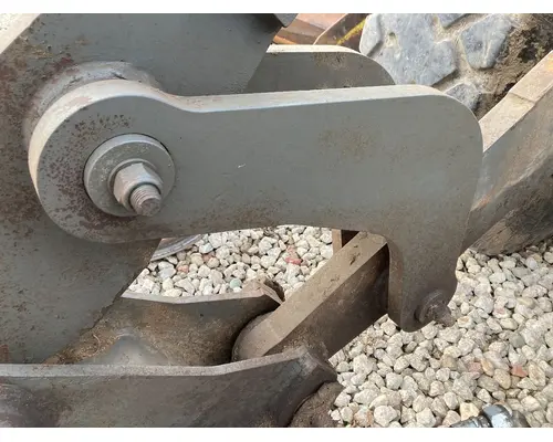 Volvo L90B Equip Linkage