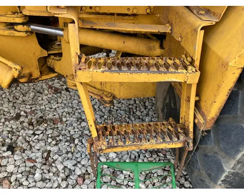 Volvo L90B Equip Step