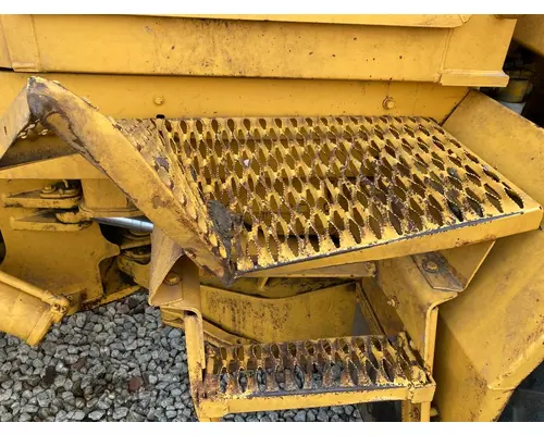 Volvo L90B Equip Step