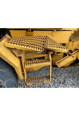 Volvo L90B Equip Step