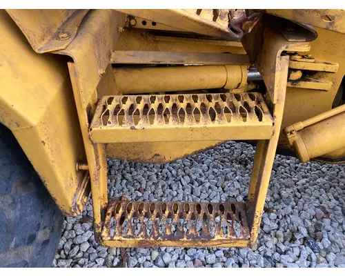 Volvo L90B Equip Step