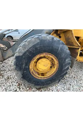 Volvo L90B Equip Tire and Rim