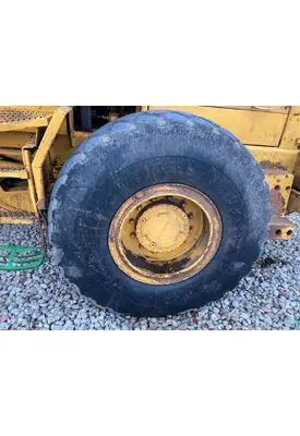 Volvo L90B Equip Tire and Rim