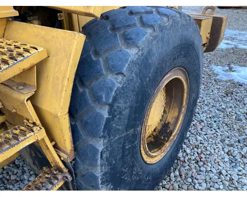 Volvo L90B Equip Tire and Rim