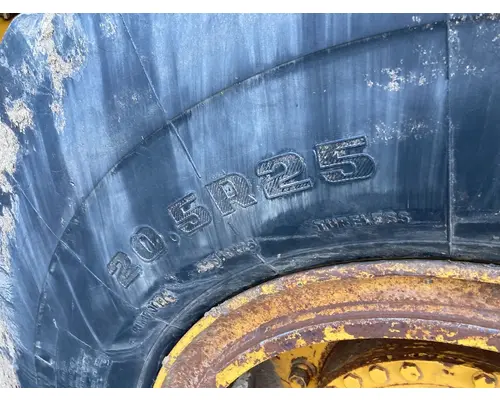 Volvo L90B Equip Tire and Rim
