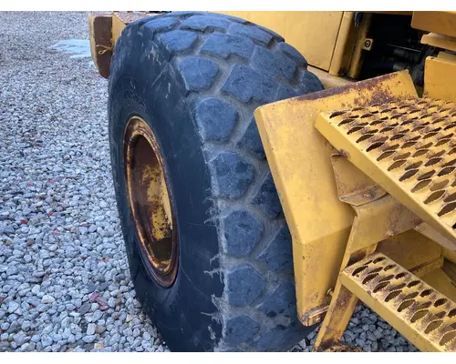 Volvo L90B Equip Tire and Rim