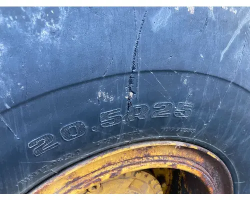 Volvo L90B Equip Tire and Rim