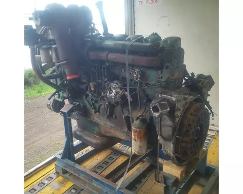 Volvo TD121 Engine Assembly
