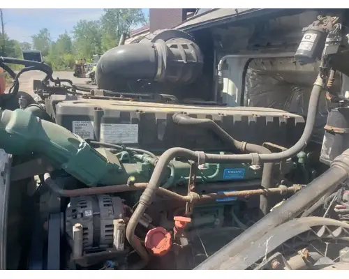 Volvo VE D12 Engine Assembly
