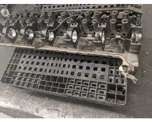 Volvo VED12 Cylinder Head