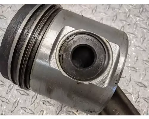 Volvo VED12 Piston