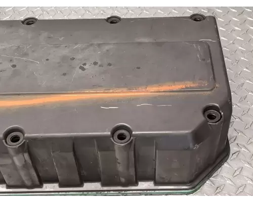 Volvo VED12 Valve Cover