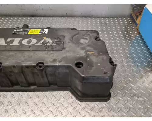 Volvo VED12 Valve Cover