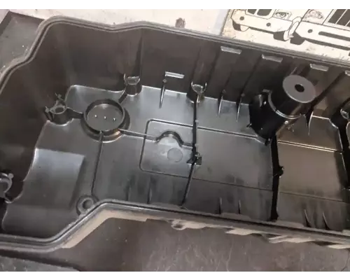 Volvo VED12 Valve Cover