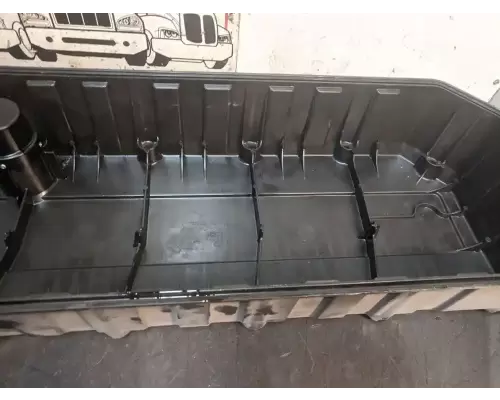 Volvo VED12 Valve Cover