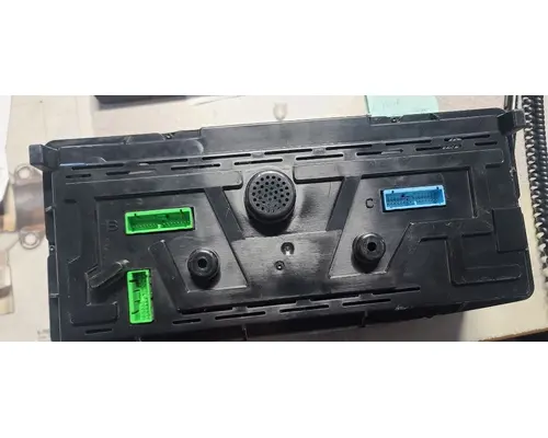 Volvo VNL 780 Instrument Cluster