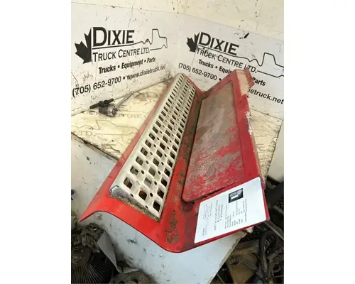 Volvo VNL64T Side Fairing