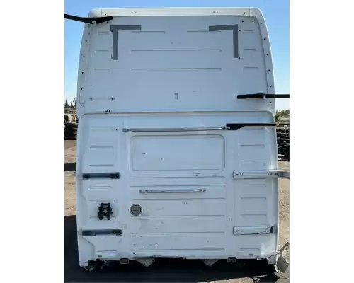 Volvo VNL670 Cab
