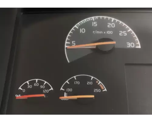 Volvo VNL670 Instrument Cluster