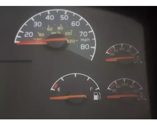 Volvo VNL670 Instrument Cluster