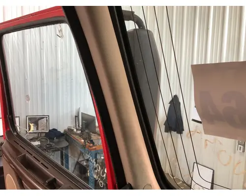 Volvo VNL A Pillar Panel