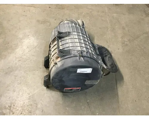 Volvo VNL Air Cleaner