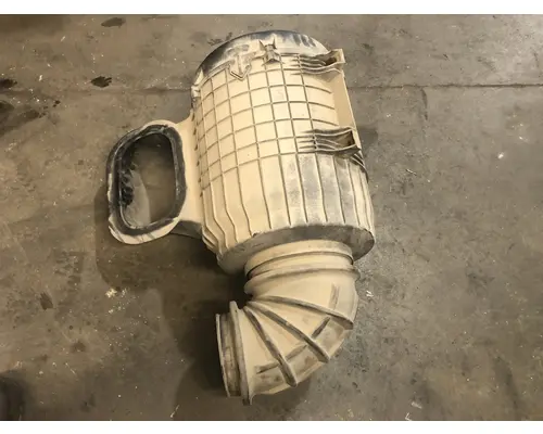 Volvo VNL Air Cleaner