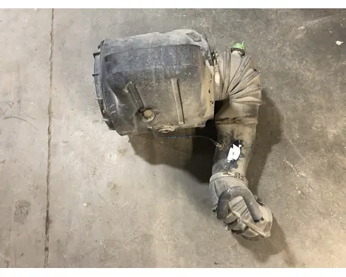 Volvo VNL Air Cleaner