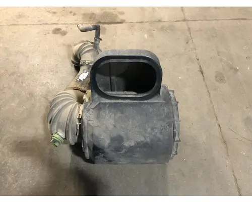 Volvo VNL Air Cleaner