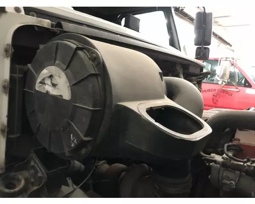 Volvo VNL Air Cleaner