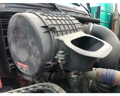 Volvo VNL Air Cleaner