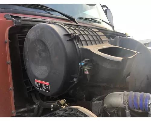 Volvo VNL Air Cleaner