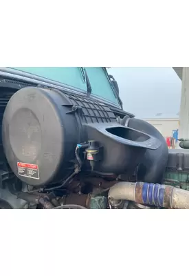 Volvo VNL Air Cleaner