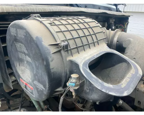 Volvo VNL Air Cleaner