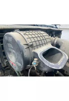 Volvo VNL Air Cleaner