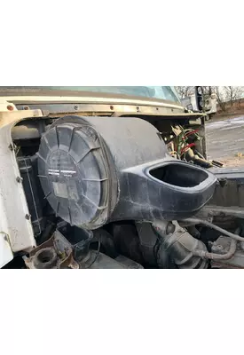 Volvo VNL Air Cleaner